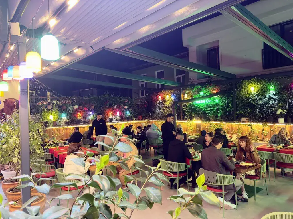 Taste the Bosphorus: A Guide to the Best Seafood Restaurants in Istanbul for 2025